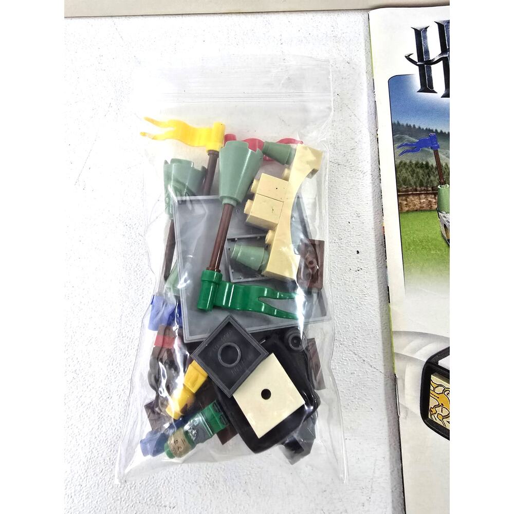 Vintage LEGO Harry Potter Hogwarts Game #3863 - Picture 4 of 9